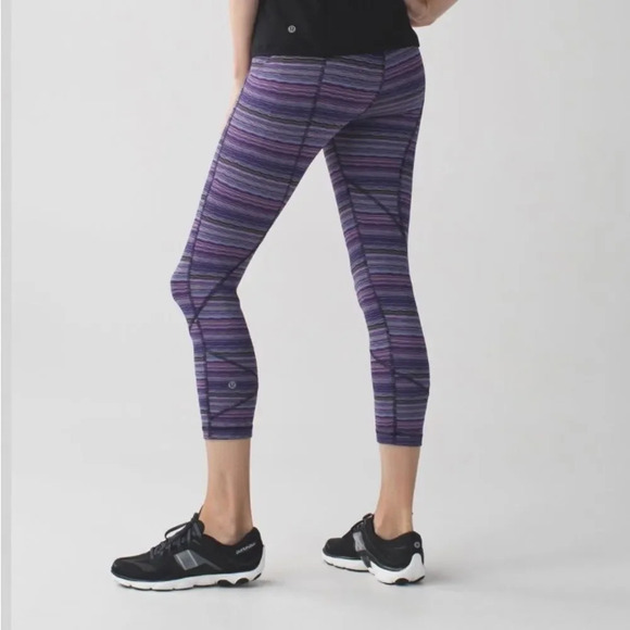 Lululemon sz 6 Pace Rival Crop
Space Dye Twist Ultra Violet Multi / Naval Blue - Picture 8 of 14
